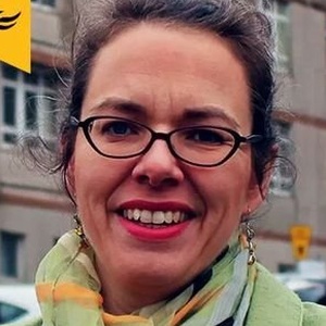 Photo of Rebecca Hanson