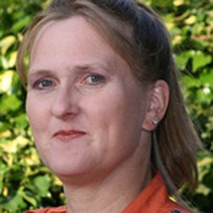 Photo of Elizabeth Hazell