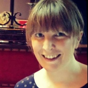 Photo of Lauren Gray
