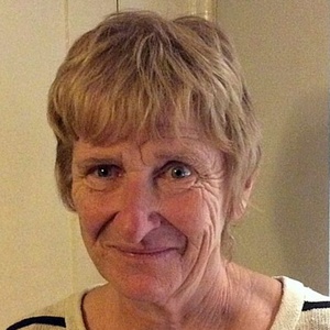 Photo of Dee Bethune