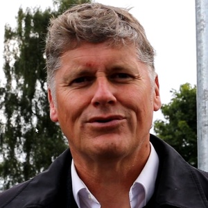 Photo of Colin Fox