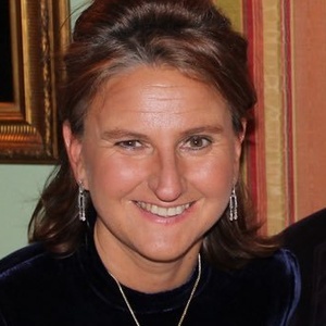 Photo of Laura Mayes