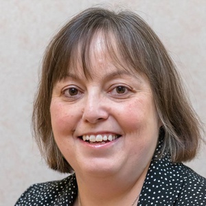 Photo of Julie Graves