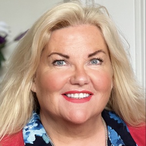 Photo of Dawn Parry