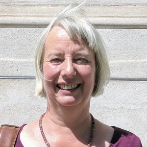 Photo of Elizabeth Bell