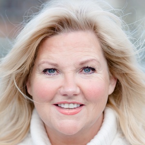 Photo of Dawn Parry