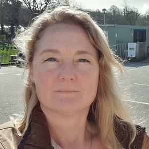 profile photo of Toni Dowrick