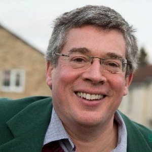 Photo of Robert Lindsay