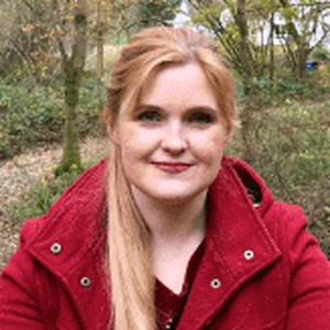 Photo of Lisa Davies