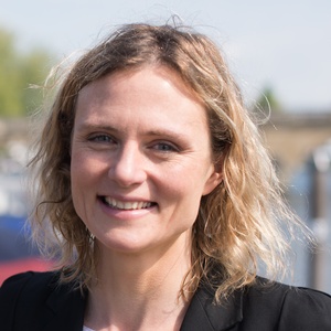 Photo of Laura Coyle