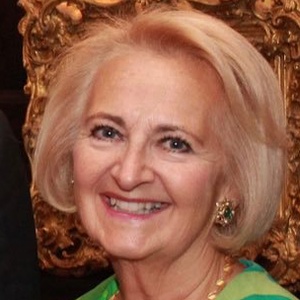 Photo of Deborah Mackintosh Oliver