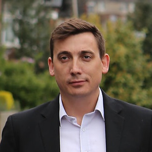 Photo of Gavin Shuker