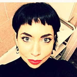 Photo of Jenn Selby